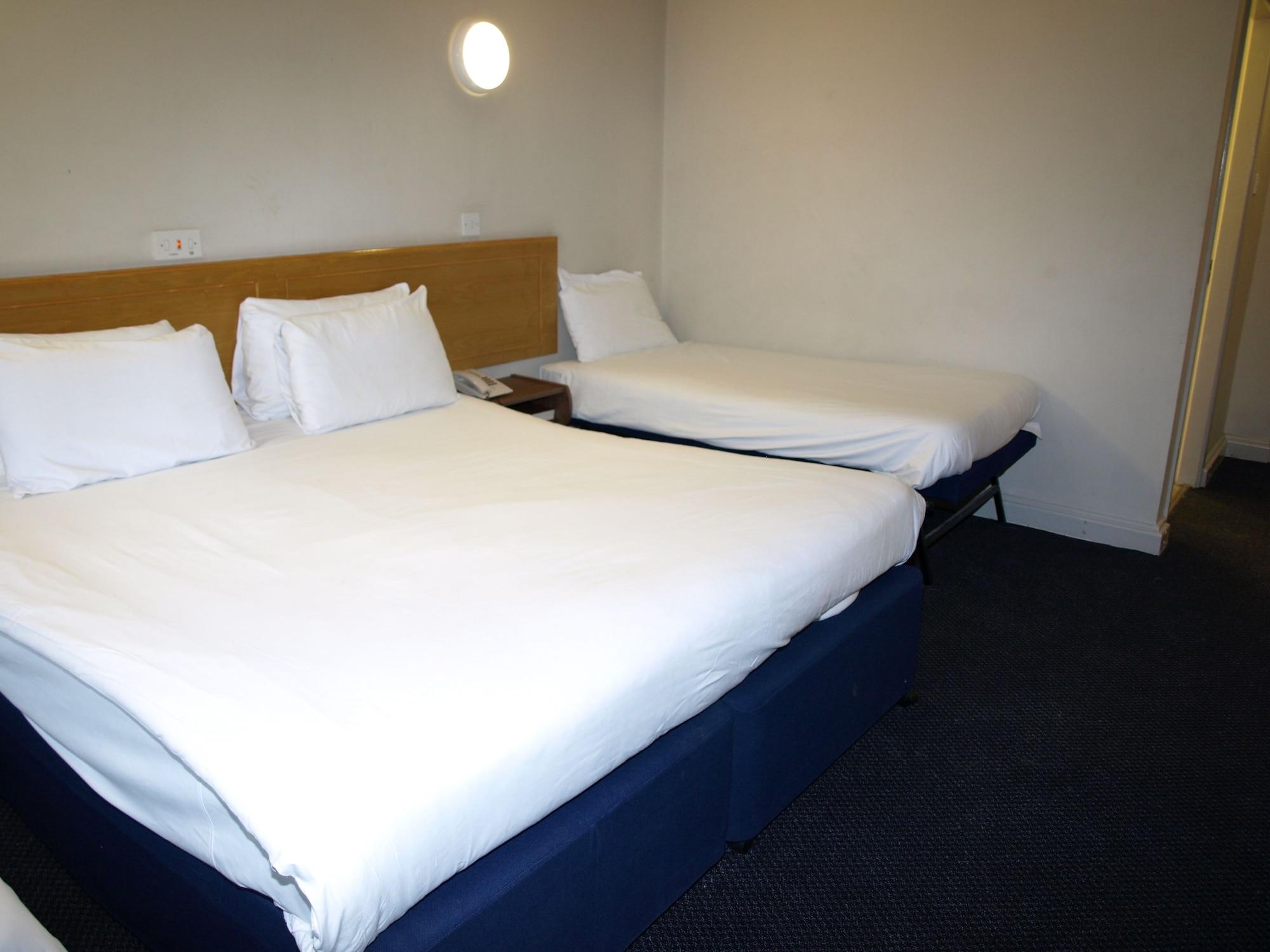 247Hotel.Com Oldham Bagian luar foto
