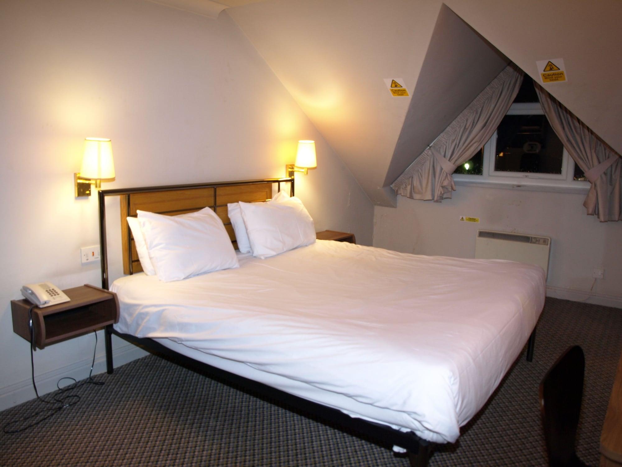 247Hotel.Com Oldham Bagian luar foto
