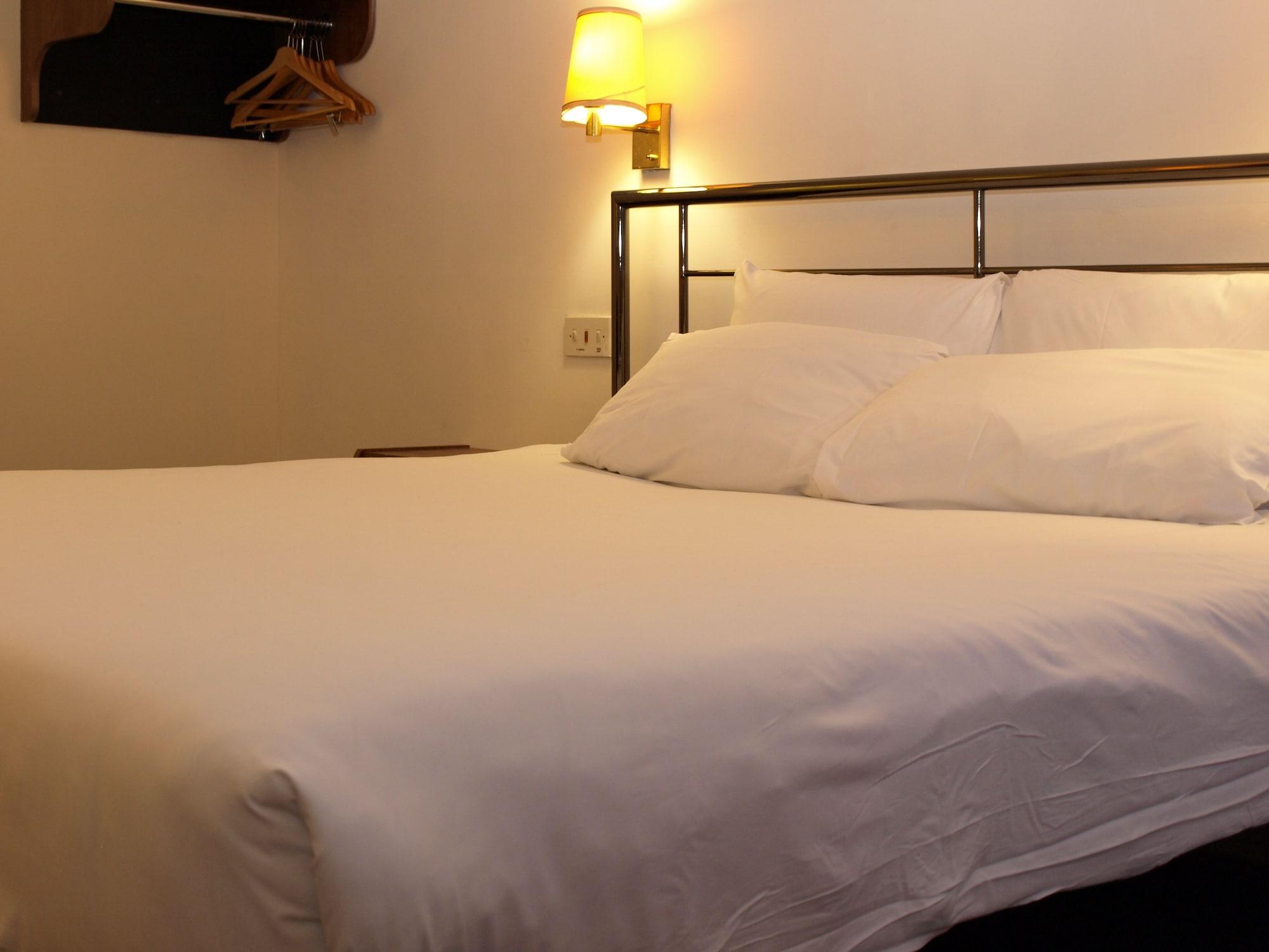 247Hotel.Com Oldham Bagian luar foto