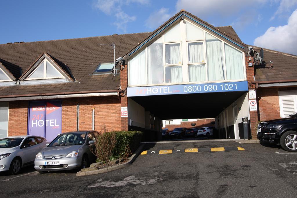 247Hotel.Com Oldham Bagian luar foto