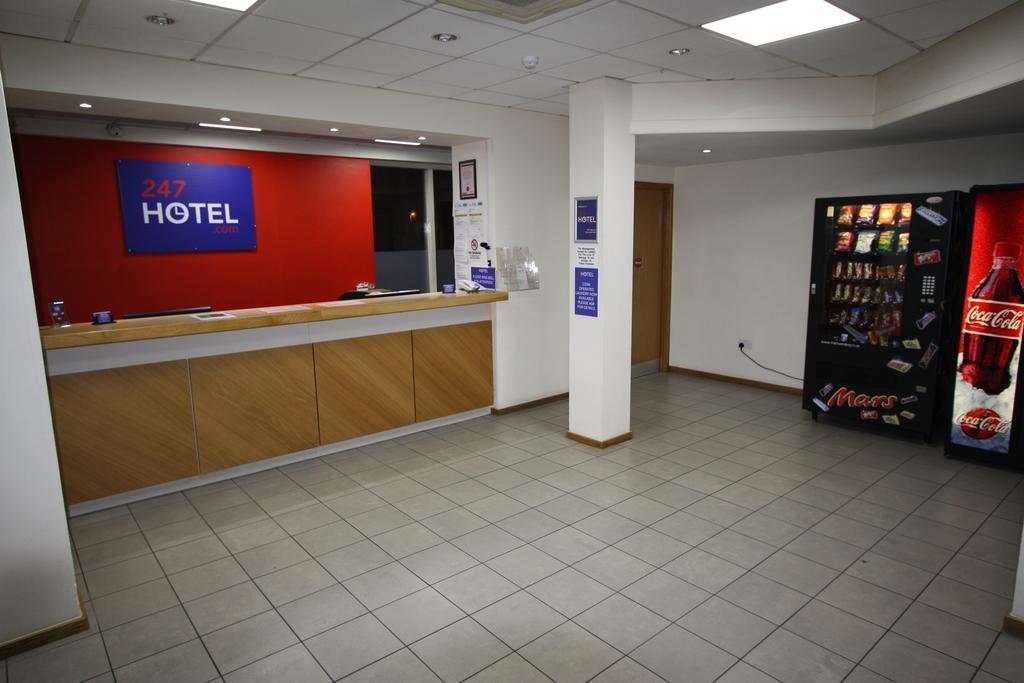 247Hotel.Com Oldham Bagian luar foto