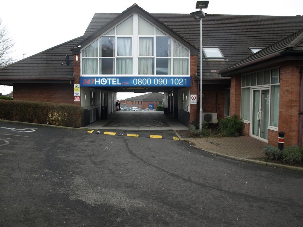 247Hotel.Com Oldham Bagian luar foto