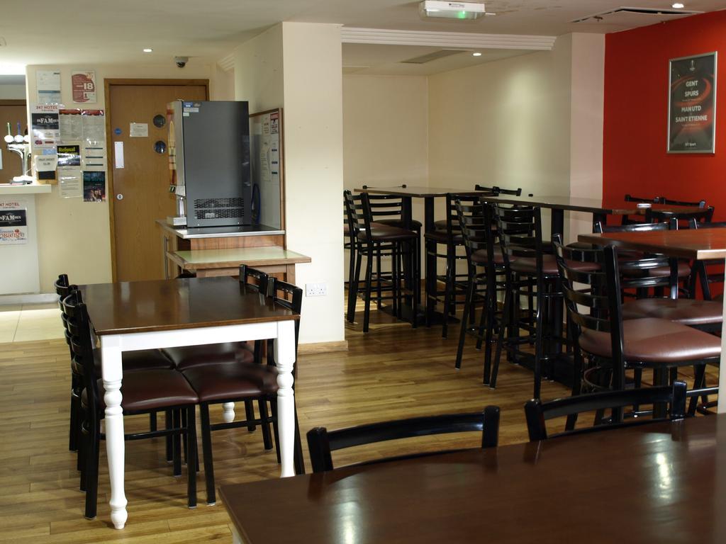 247Hotel.Com Oldham Bagian luar foto