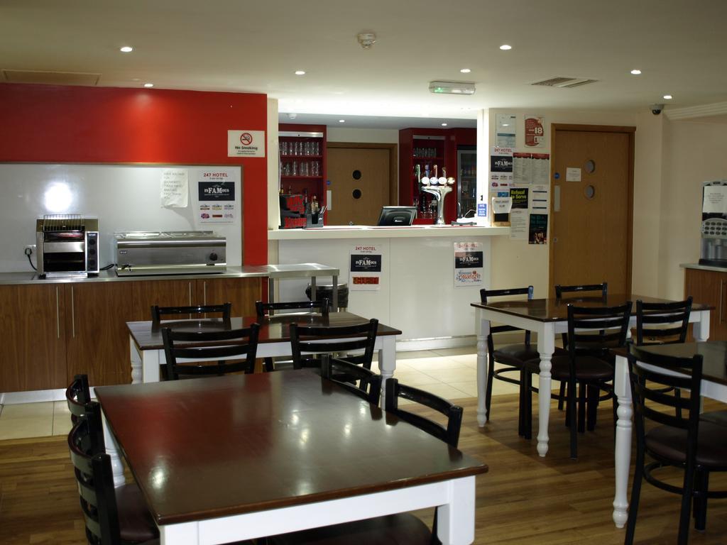247Hotel.Com Oldham Bagian luar foto