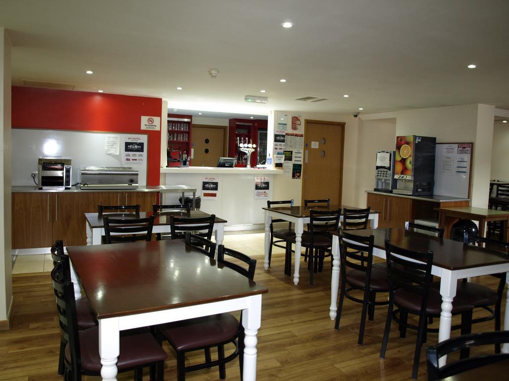 247Hotel.Com Oldham Bagian luar foto