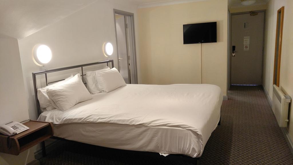 247Hotel.Com Oldham Bagian luar foto