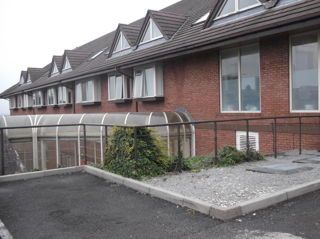 247Hotel.Com Oldham Bagian luar foto